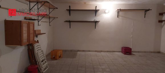 مرآب في Lecce, Italy 39متر مربع رقم 86396 2