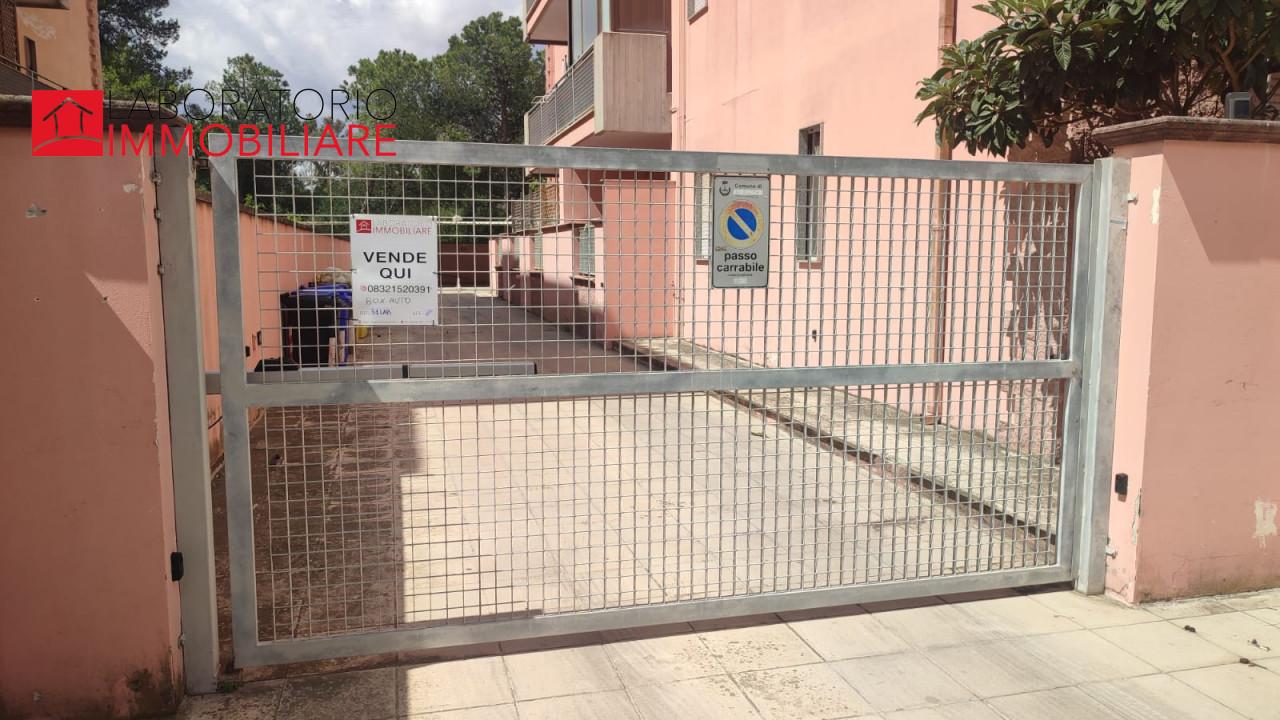  مرآب في Lecce, Italy 39متر مربع رقم 86396