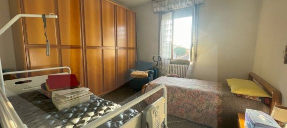4 rooms Apartment in Bologna, Italy No. 17933 17