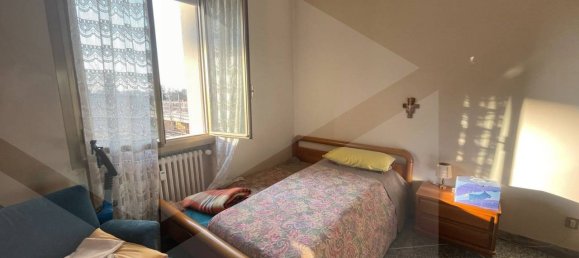 4 rooms Apartment in Bologna, Italy No. 17933 12