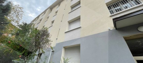 4 rooms Apartment in Bologna, Italy No. 17933 2