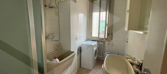4 rooms Apartment in Bologna, Italy No. 17933 16