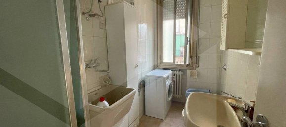 4 rooms Apartment in Bologna, Italy No. 17933 14
