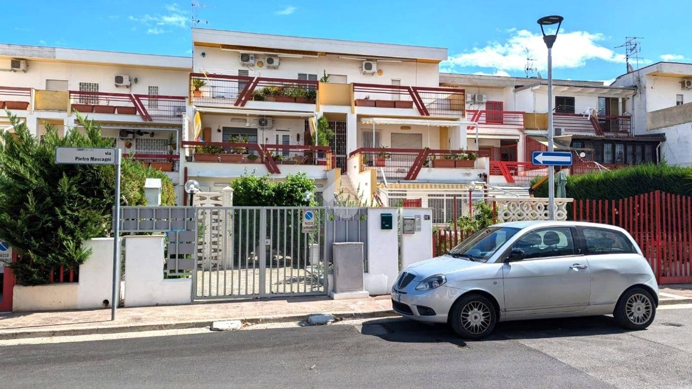 Apartamento de 3 dormitorios en Margherita di Savoia, Italy No. 82079