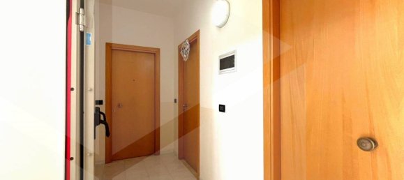 Квартира с 2 комнатами в Кампомарино, Италия № 28934 3