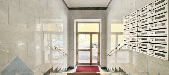 2-salle Appartement à Milan, Italy No. 351354 10