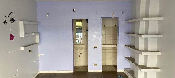 Коммерческая недвижимость с 3 комнатами в Рим, Италия № 94663 6