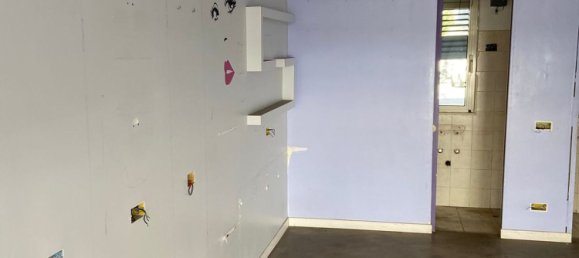 Коммерческая недвижимость с 3 комнатами в Рим, Италия № 94663 4