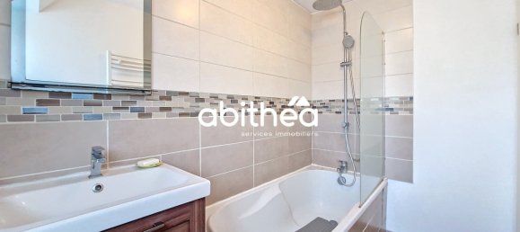 3 bedrooms House in Provin, France No. 233623 12