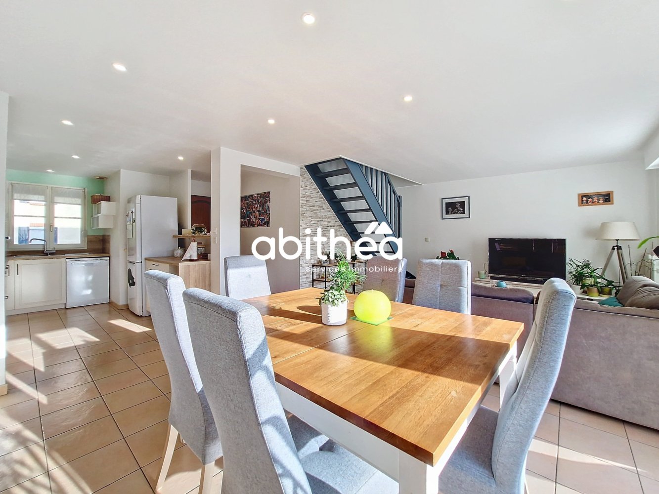 3 bedrooms House in Provin, France No. 233623