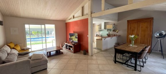 4 bedrooms Villa in Perigueux, France No. 98851 6