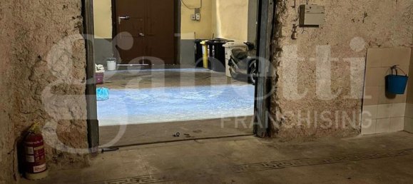 25m² Garage in Torre Annunziata, Italy No. 347675 6