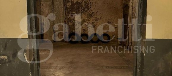 25m² Garage in Torre Annunziata, Italy No. 347675 4