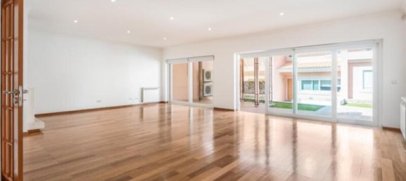 5 bedrooms Villa in Cascais, Portugal No. 146179 10