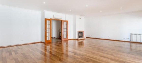 5 bedrooms Villa in Cascais, Portugal No. 146179 9