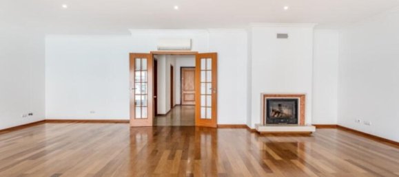 5 bedrooms Villa in Cascais, Portugal No. 146179 8