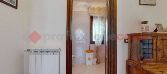 5 rooms Apartment in Minucciano, Italy No. 234539 10