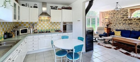 5 bedrooms House in Mayenne, France No. 311927 16