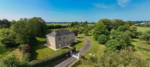 5 bedrooms House in Mayenne, France No. 311927 2