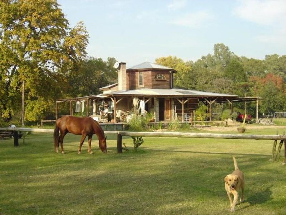 Casa T2 em Escobar, Argentina N.º 8266