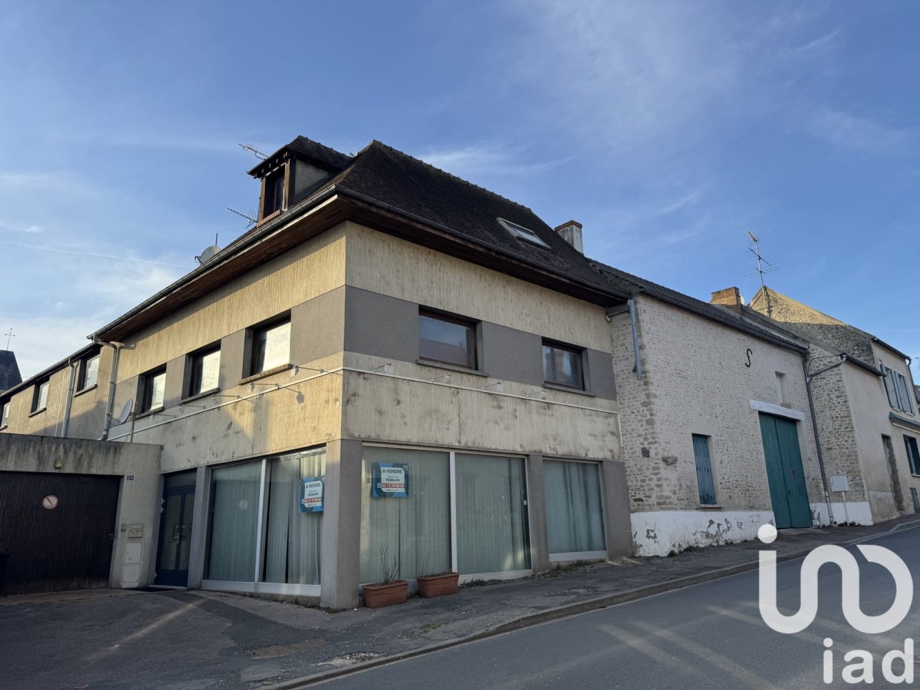 Bâtiment à Autruy-sur-Juine, France 771m² No. 230817