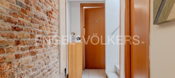 2 bedrooms Apartment in Venice, Italy No. 103897 9