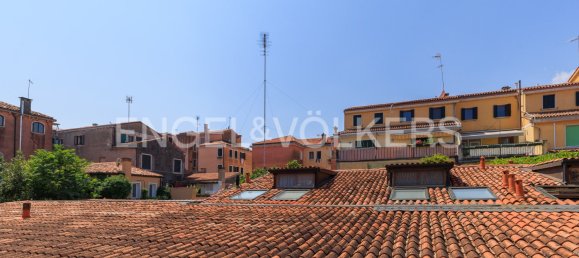 2 bedrooms Apartment in Venice, Italy No. 103897 3