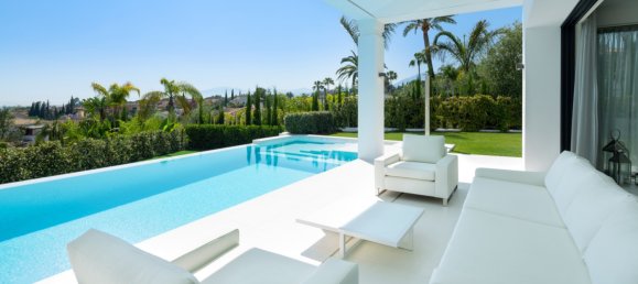 5 Schlafzimmer Villa in Marbella, Spain, Nr. 73051 3