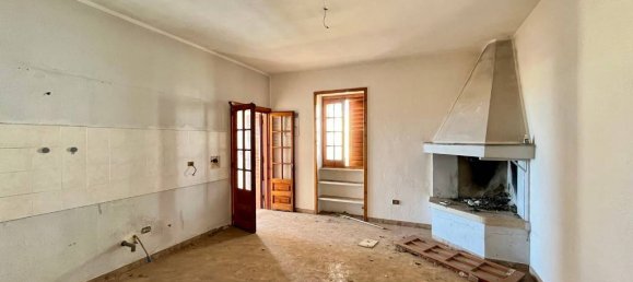 3 bedrooms Villa in Ugento, Italy No. 282872 8