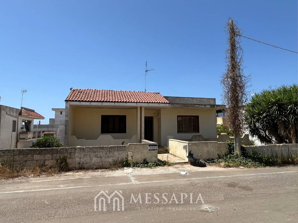 3 bedrooms Villa in Ugento, Italy No. 282872