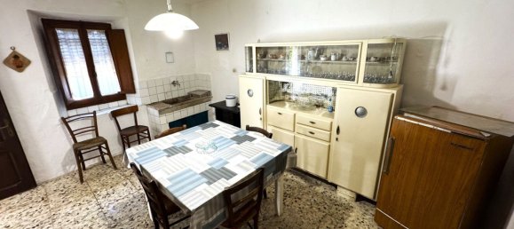 3 bedrooms Apartment in Vernio, Italy No. 339276 8