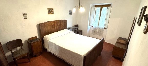 3 bedrooms Apartment in Vernio, Italy No. 339276 16