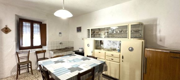 3 bedrooms Apartment in Vernio, Italy No. 339276 7