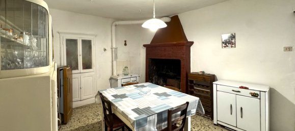 3 bedrooms Apartment in Vernio, Italy No. 339276 6