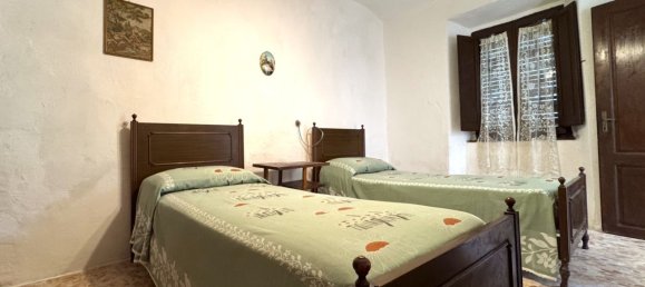 3 bedrooms Apartment in Vernio, Italy No. 339276 15