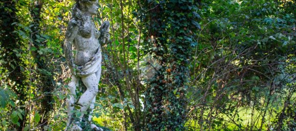 5 bedrooms Villa in Marmirolo, Italy No. 16043 25