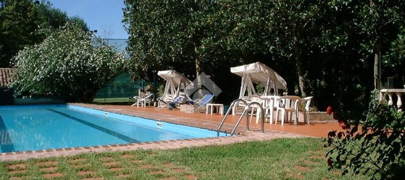 5 bedrooms Villa in Marmirolo, Italy No. 16043 9