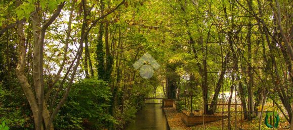 5 bedrooms Villa in Marmirolo, Italy No. 16043 14