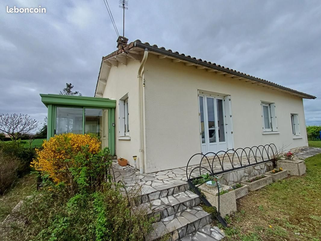 Casa de 2 dormitorios en Aiffres, France No. 102935