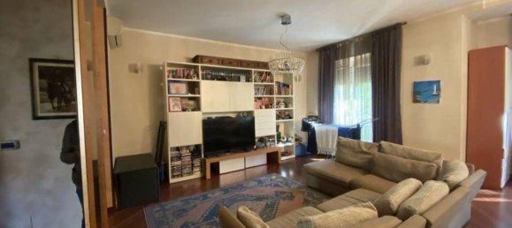 3 rooms Apartment in Turin, Italy No. 272855 8