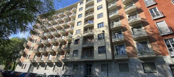 3 rooms Apartment in Turin, Italy No. 272855 2