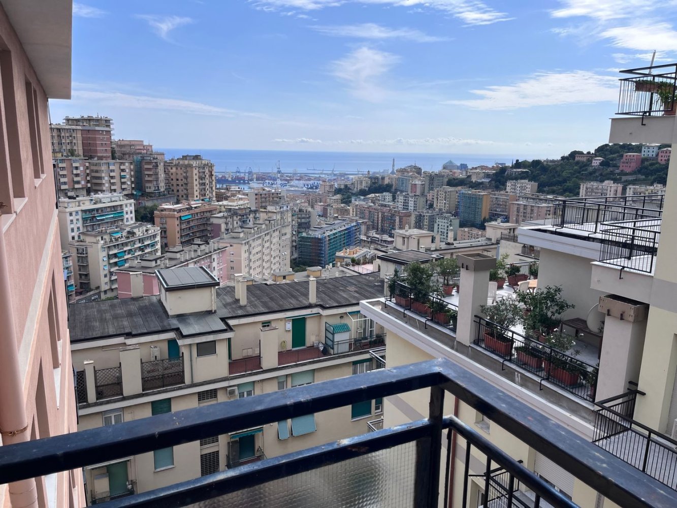 4 Schlafzimmer Wohnung in Genoa, Italy, Nr. 392368