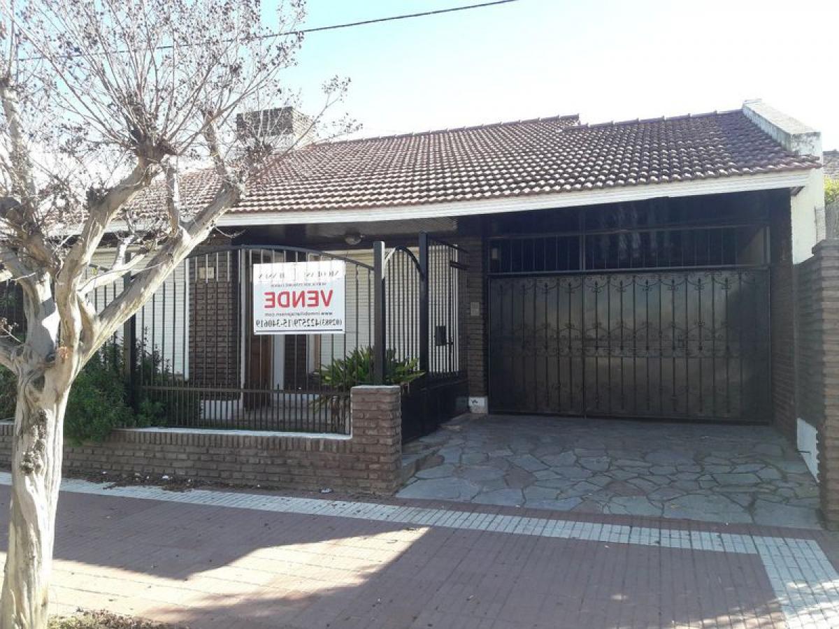 2 bedrooms House in Buenos Aires, Argentina No. 85477