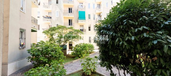 2 rooms Apartment in Milan, Italy No. 274433 2