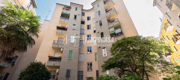 2 rooms Apartment in Milan, Italy No. 274433 4