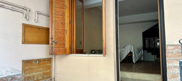 5 rooms House in Barcellona Pozzo di Gotto, Italy No. 140240 4