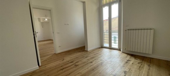 Apartamento de 3 habitaciónes en Florence, Italy No. 291027 3