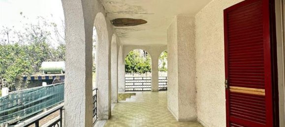 4 rooms Villa in Castel Volturno, Italy No. 41184 9