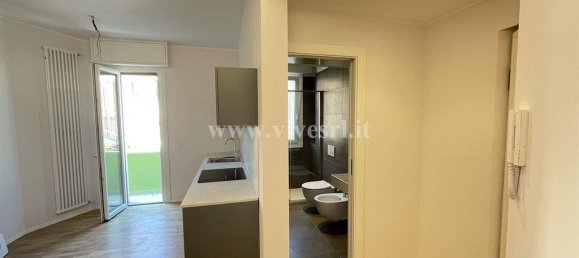 1 bedroom Apartment in Milan, Italy No. 379845 4