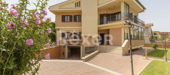 Villa de 6 dormitorios en Anzio, Italy No. 294686 3